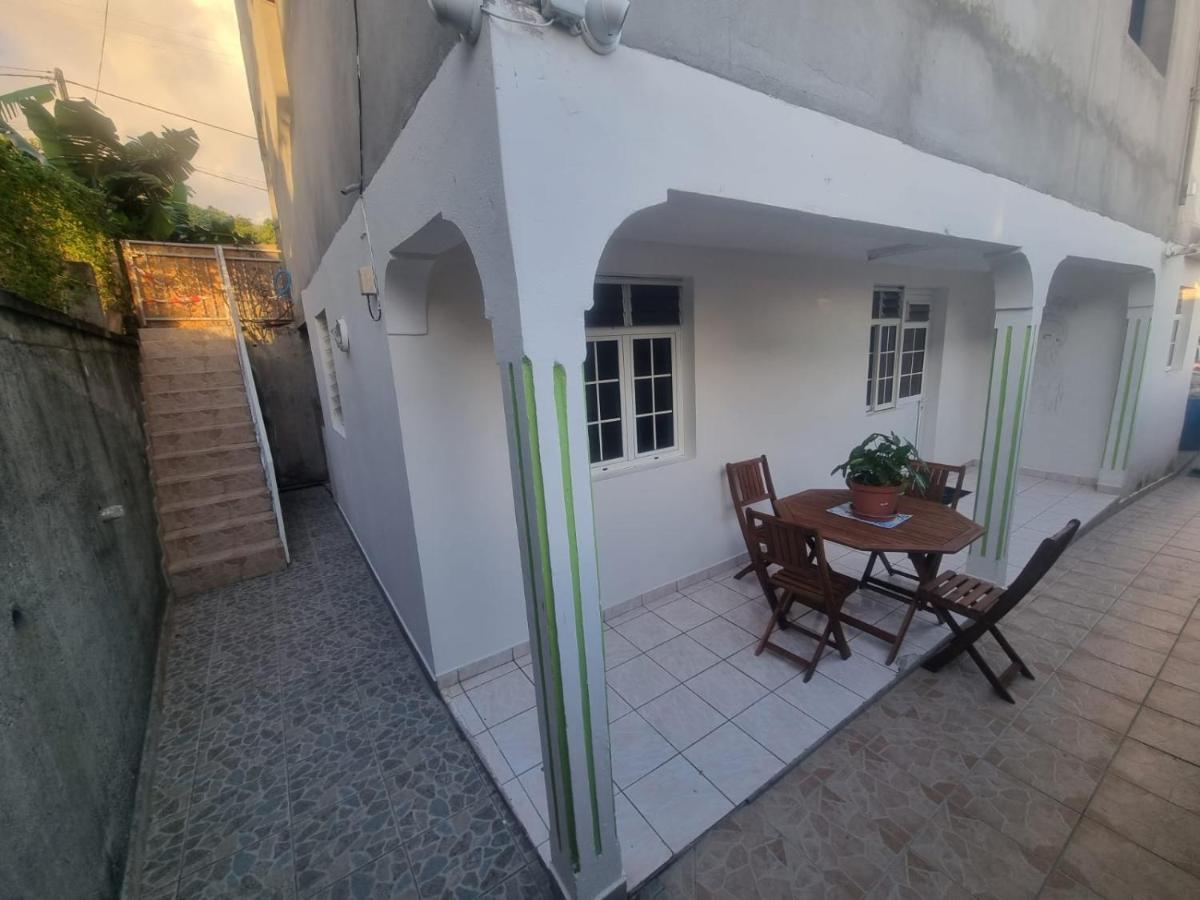 Fefe Apartment Vieux-Habitants Exterior foto