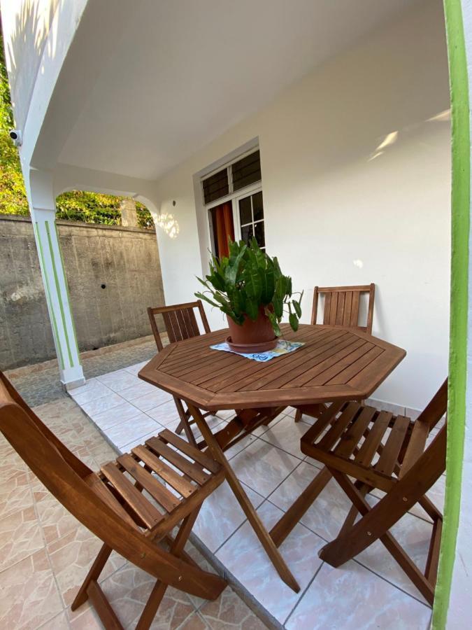 Fefe Apartment Vieux-Habitants Exterior foto